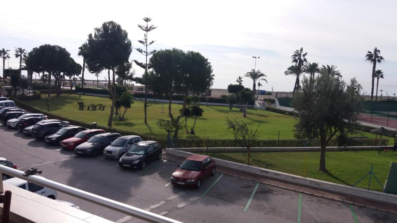 Apartamento Primera línea de playa. Magnífica urbanizacion La Cala Del Moral Exterior foto