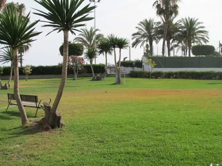 Apartamento Primera línea de playa. Magnífica urbanizacion La Cala Del Moral Exterior foto
